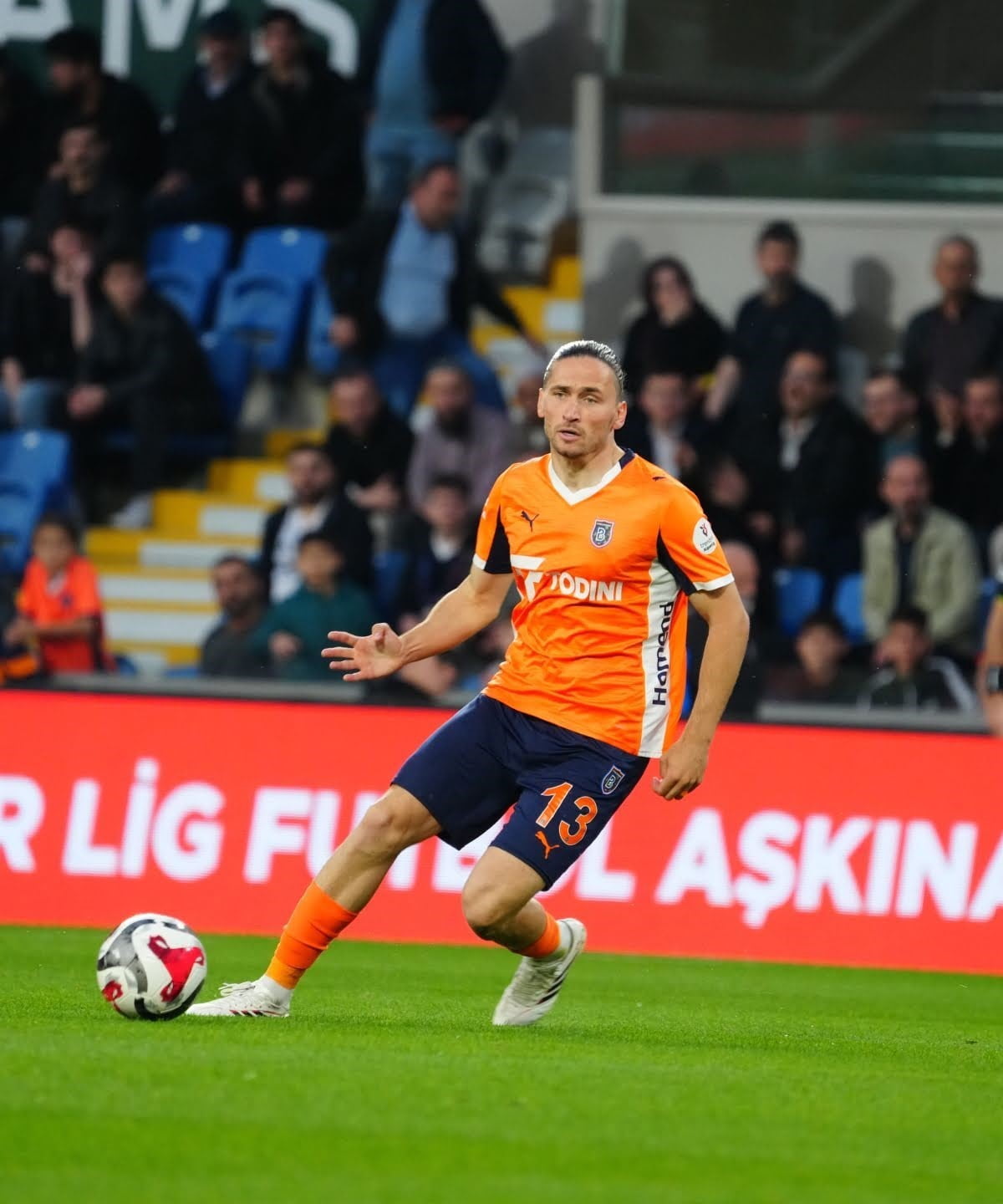 RAMS BAŞAKŞEHİR, 2024 YILINDAN BERİ TAKIMDA FORMA GİYEN MİGUEL CRESPO İLE YOLLARINI AYIRDIĞINI...