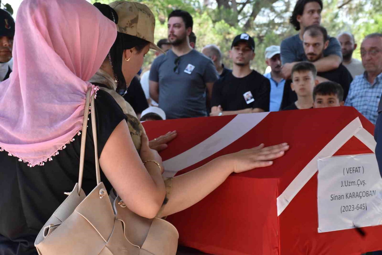 RİZE'DE GÖREV YAPAN VE KANSERE YENİK DÜŞEN 32 YAŞINDAKİ UZMAN ÇAVUŞ, MEMLEKETİ SAKARYA’NIN AKYAZI...