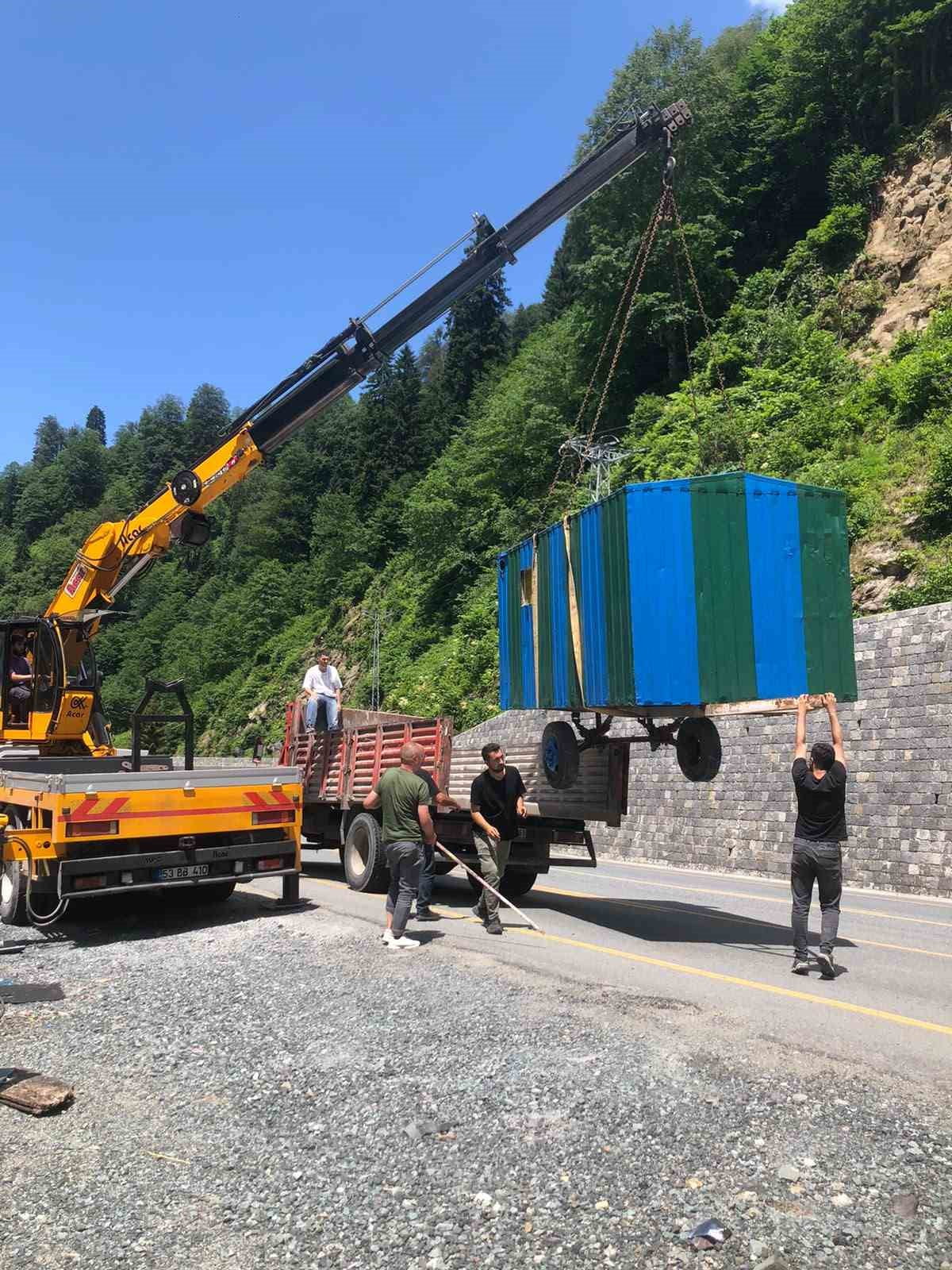 RİZE'NİN ÇAMLIHEMŞİN İLÇESİNDE İZİNSİZ YAPILAŞMAYLA MÜCADELE KAPSAMINDA ÖNEMLİ BİR ÇALIŞMA DAHA...