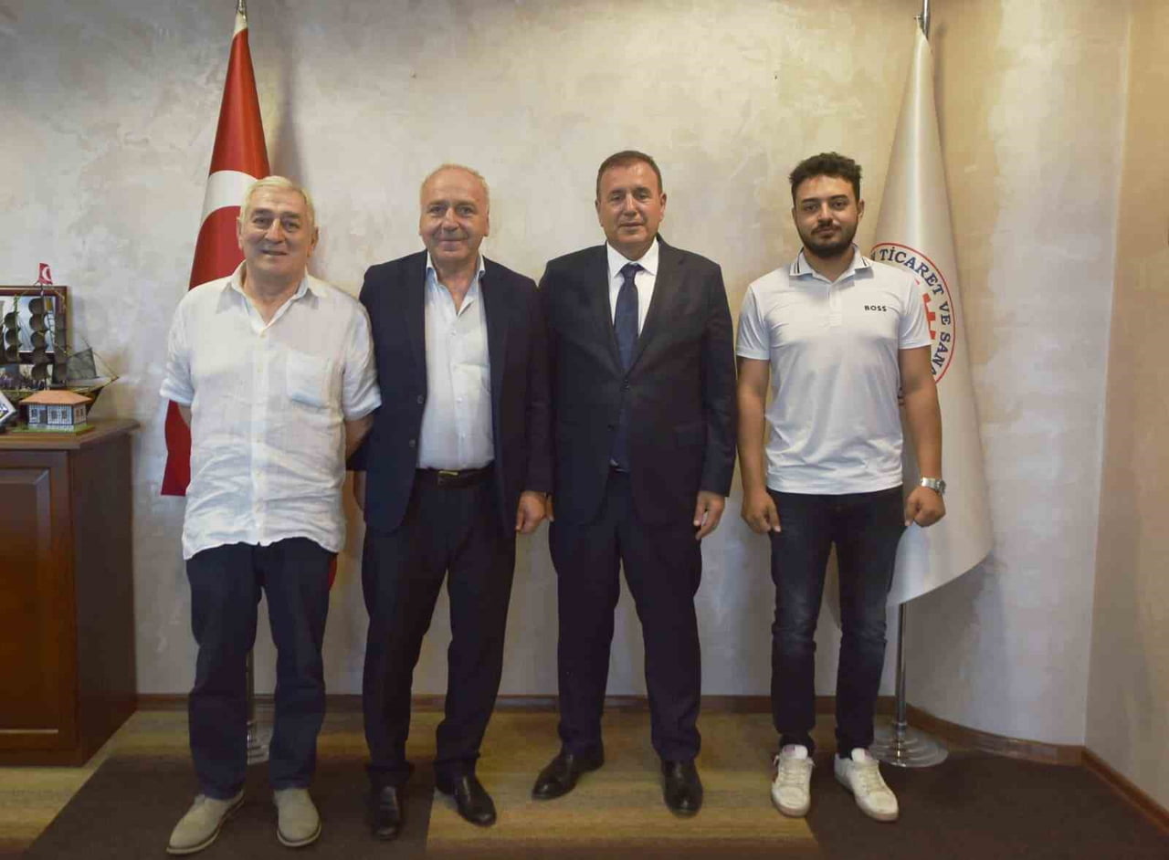 RO-RO SEFERLERİNİ DÜZENLEYECEK OLAN ŞİRKET YETKİLİLERİ MERAB UNGİADZE VE İLYAS BULUT, TRABZON...