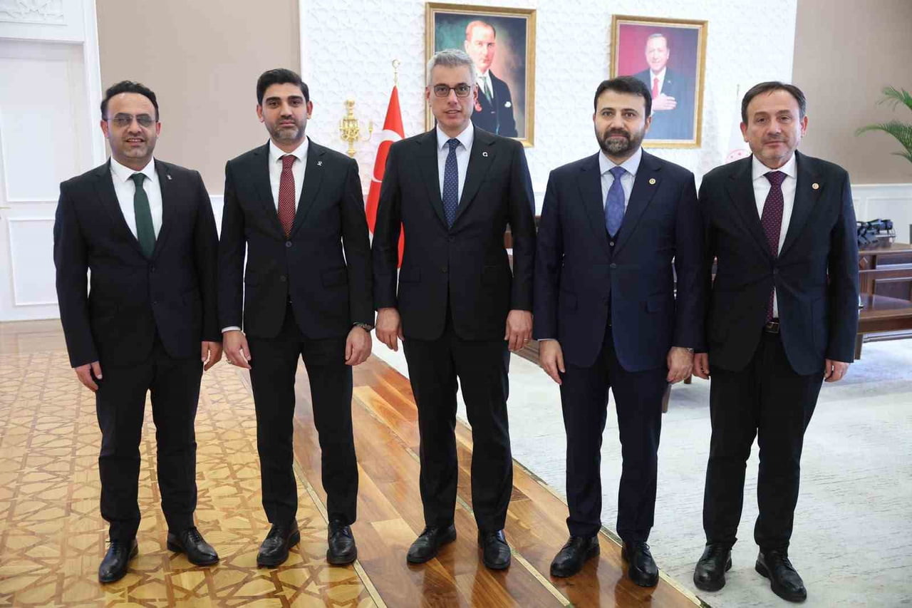 SAĞLIK BAKANI PROF. DR. KEMAL MEMİŞOĞLU'NUN CUMA GÜNÜ ÇEŞİTLİ ZİYARET VE PROGRAMLARA KATILMAK...