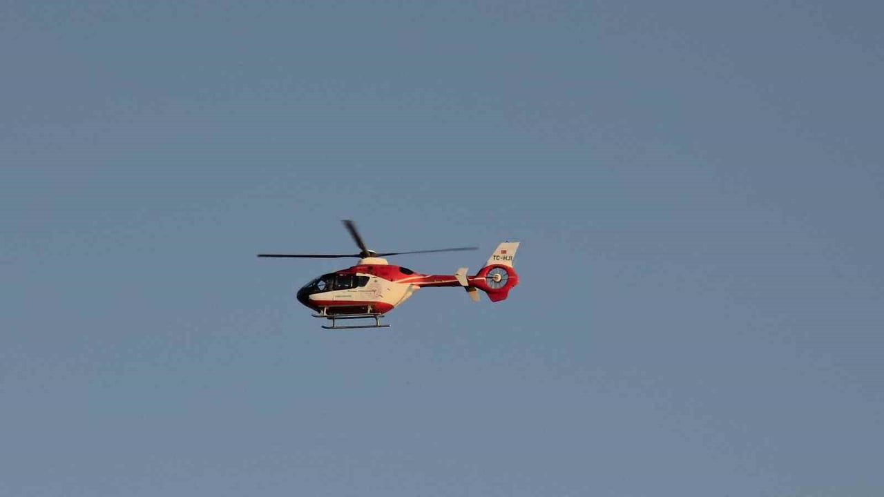 SAĞLIK BAKANLIĞINA BAĞLI UÇAK VE HELİKOPTER AMBULANSLARI SEFERBER EDİLEREK ÇOCUĞUN EN KISA SÜREDE...