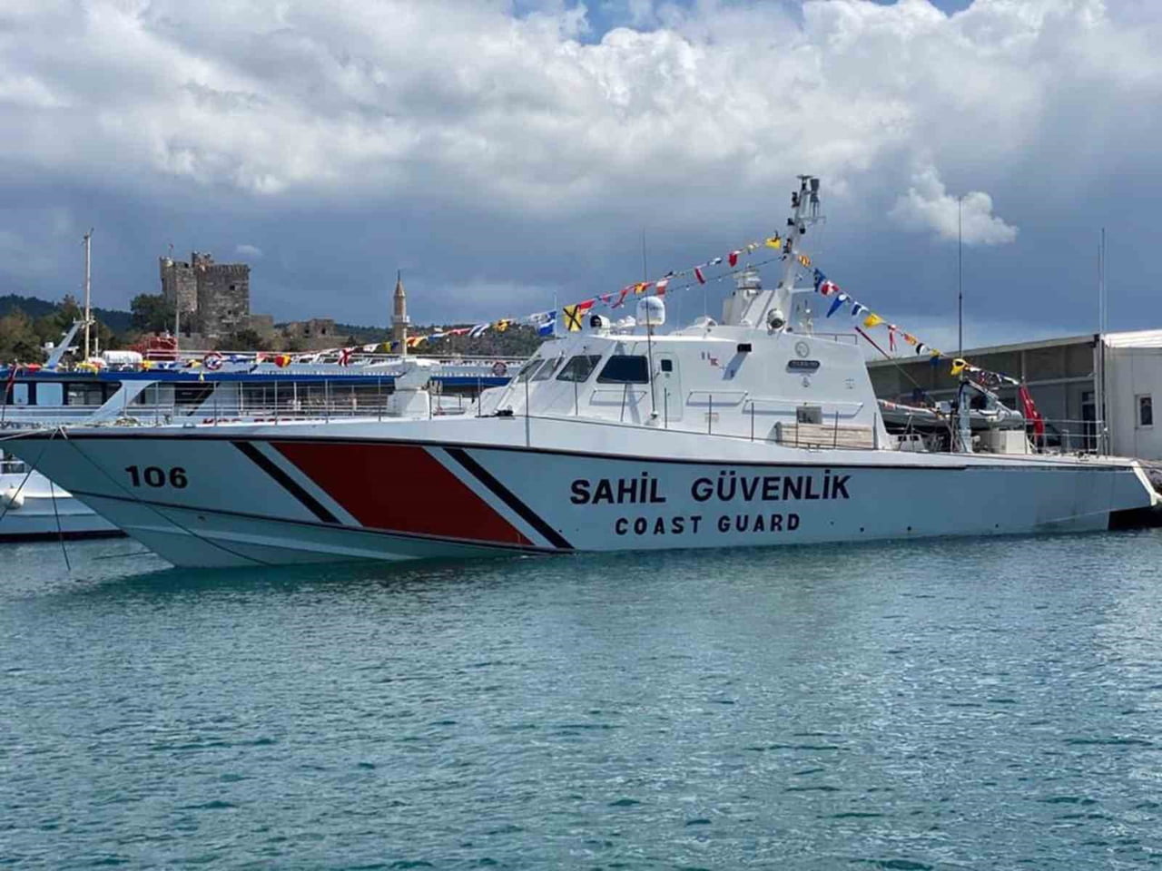 SAHİL GÜVENLİK BOTLARI DENİZCİLİK VE KABOTAJ BAYRAMI'NDA ZİYARETE AÇILDI