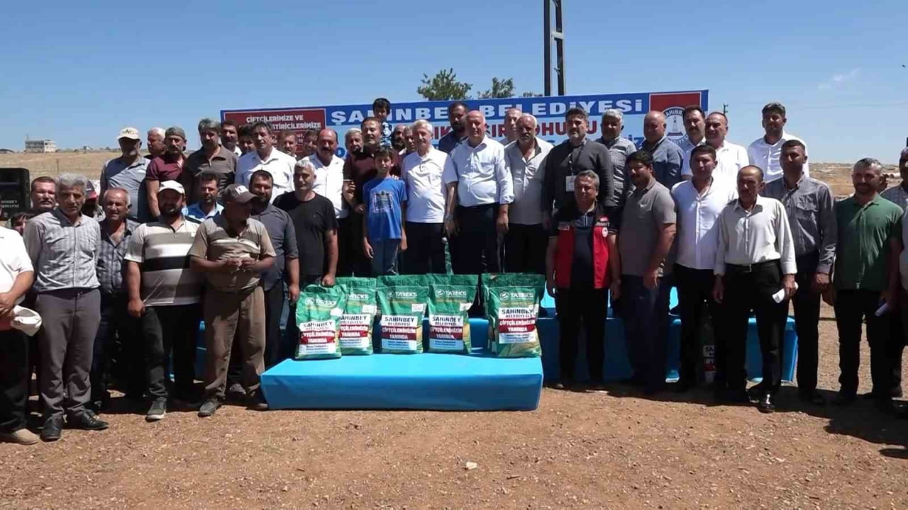 ŞAHİNBEY’DEN ÇİFTÇİLERE SERTİFİKALI SİLAJLIK MISIR TOHUM