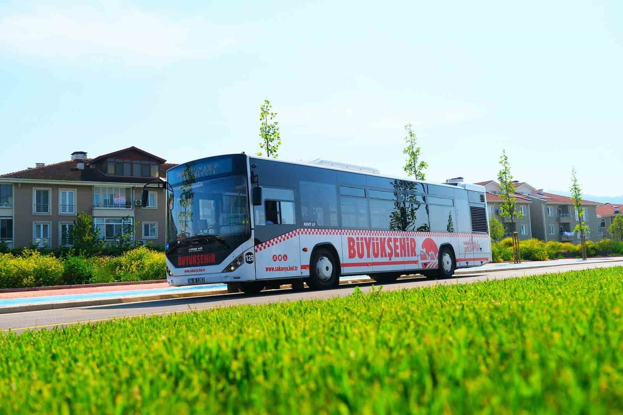 SAKARYA'DA 15 TEMMUZ DEMOKRASİ VE MİLLİ BİRLİK GÜNÜ DOLAYISIYLA BELEDİYE OTOBÜSLERİ, ADARAY VE...