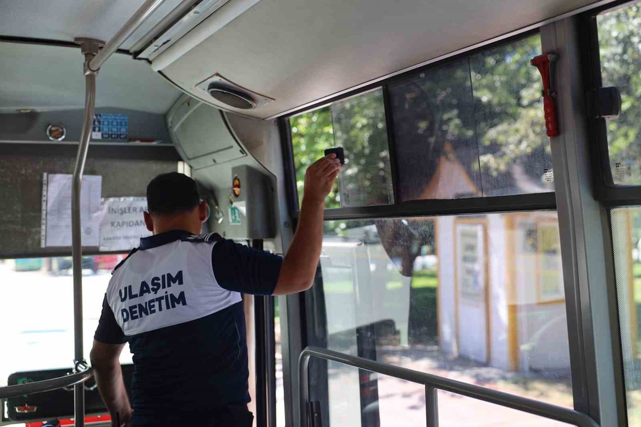 SAKARYA'DA ARTAN YAZ SICAKLARI SONRASINDA TOPLU TAŞIMA ARAÇLARINDA KLİMA DENETİMİ YAPAN BÜYÜKŞEHİR...