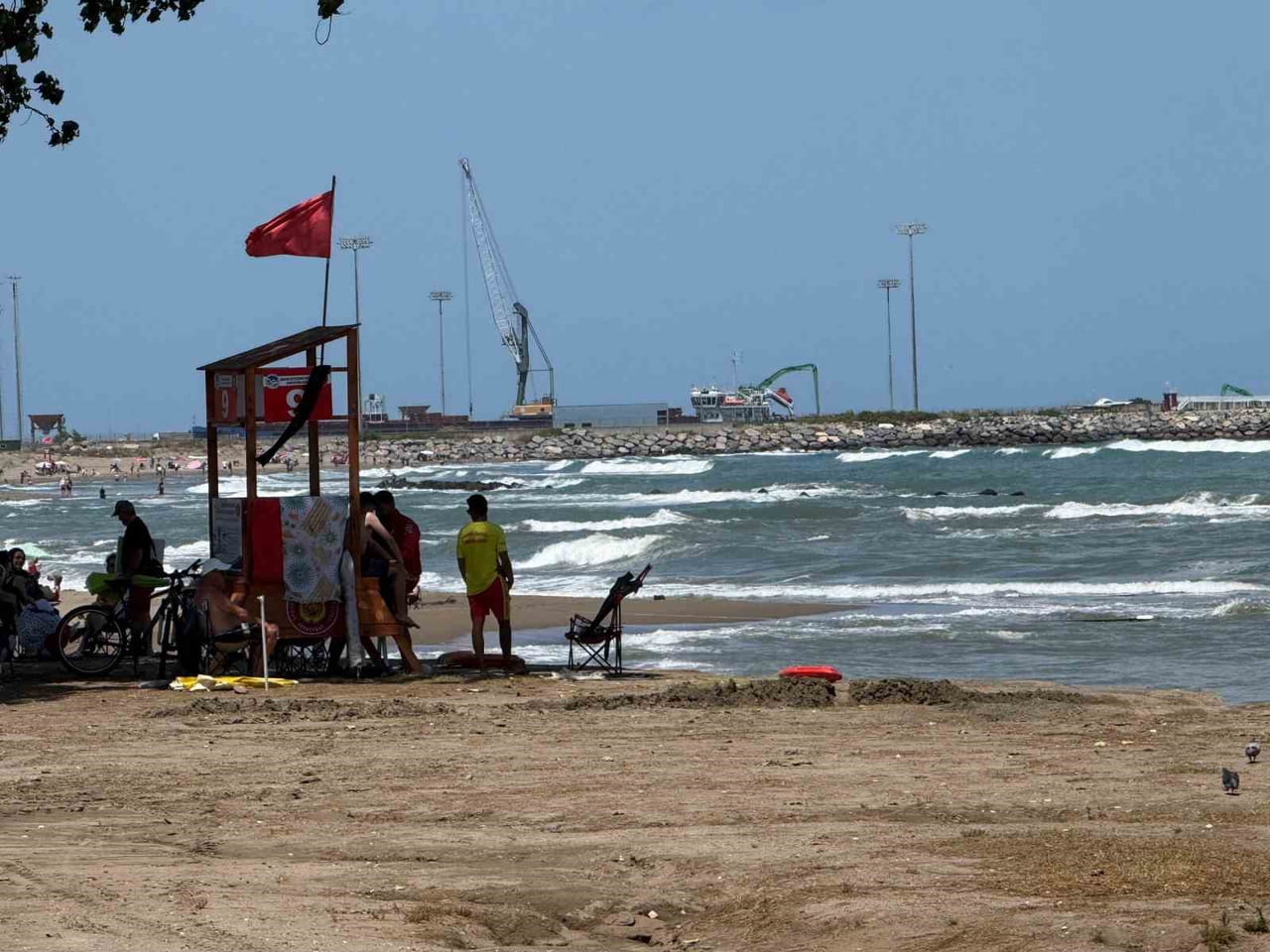 SAKARYA'NIN DENİZE KIYISI BULUNAN KARASU, KAYNARCA VE KOCAALİ İLÇELERİNDE OLUMSUZ DENİZ DURUMU...