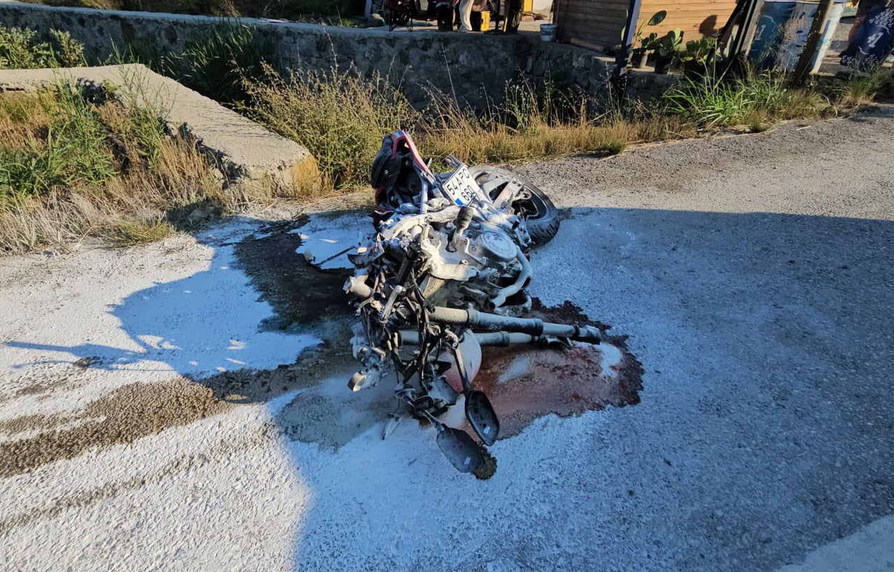 SAKARYA'NIN SAPANCA İLÇESİNDE OTOMOBİL İLE MOTOSİKLETİN ÇARPIŞTIĞI TRAFİK KAZASINDA AĞIR YARALANAN...