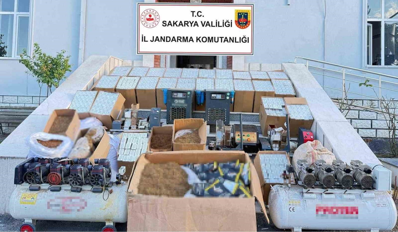 SAKARYA'NIN SERDİVAN İLÇESİNDE JANDARMA EKİPLERİNCE DÜZENLENEN KAÇAKÇILIK OPERASYONUNDA, 560 BİN...