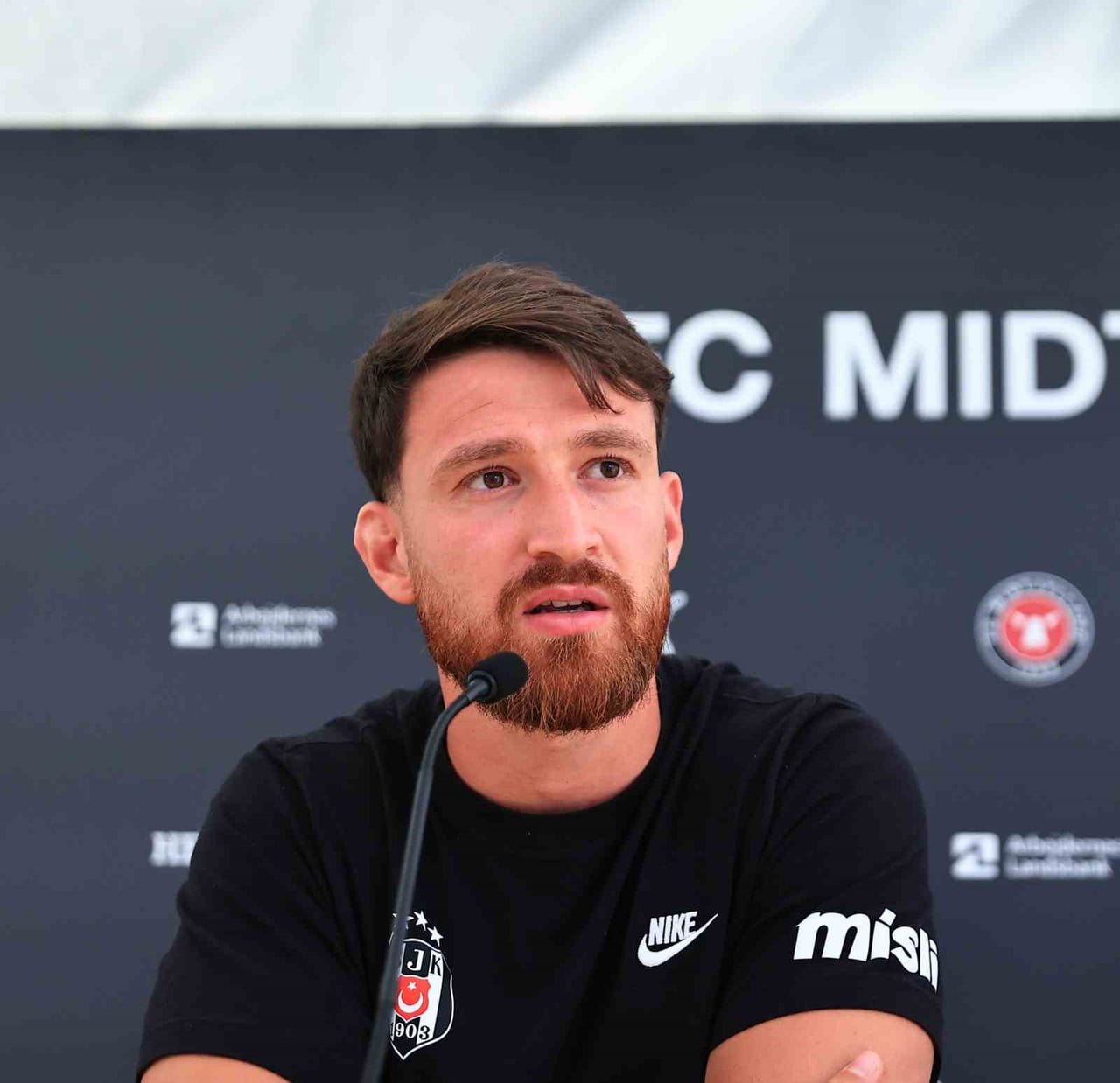 SALİH ÖZCAN