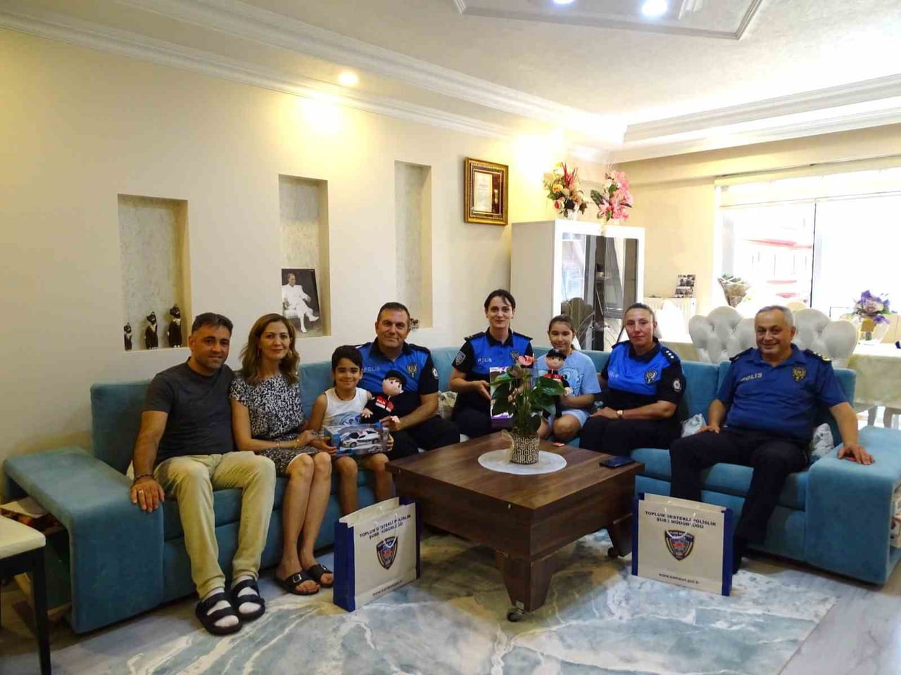 SAMSUN'DA TOPLUM DESTEKLİ POLİSLİK ŞUBE MÜDÜRLÜĞÜ EKİPLERİNCE, ASAYİŞ DAİRE BAŞKANLIĞI...