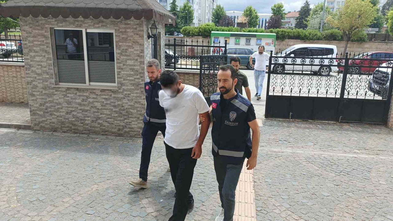 SAMSUN'UN BAFRA İLÇESİNDE POLİS EKİPLERİNİN DÜZENLEDİĞİ PEŞ PEŞE UYUŞTURUCU OPERASYONLARINDA...