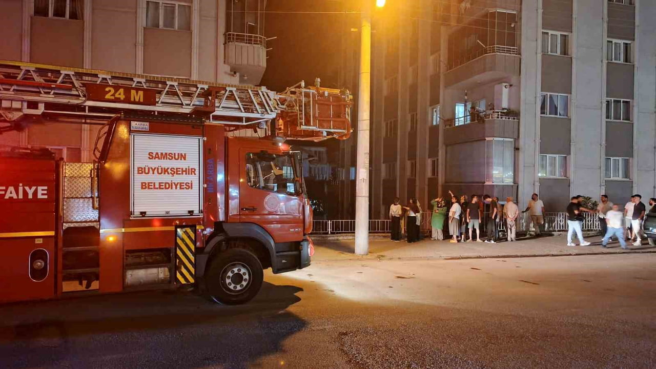 SAMSUN'UN BAFRA İLÇESİNDE TELEFONLARA CEVAP VERMEYEN YAŞLI ADAM, POLİS, İTFAİYE VE SAĞLIK...