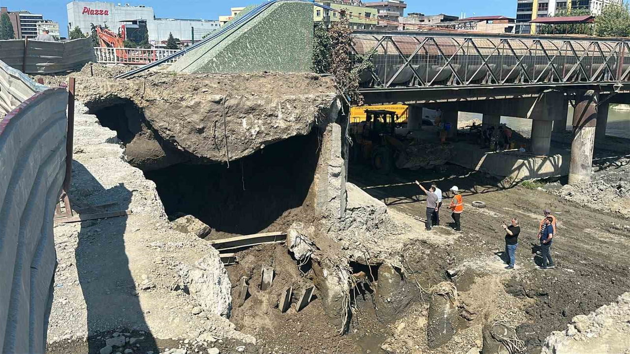 SAMSUN'UN İLKADIM İLÇESİNDEKİ 100. YIL KÖPRÜSÜ DEVLET SU İŞLERİ'NİN (DSİ) MERT IRMAĞI ISLAH...