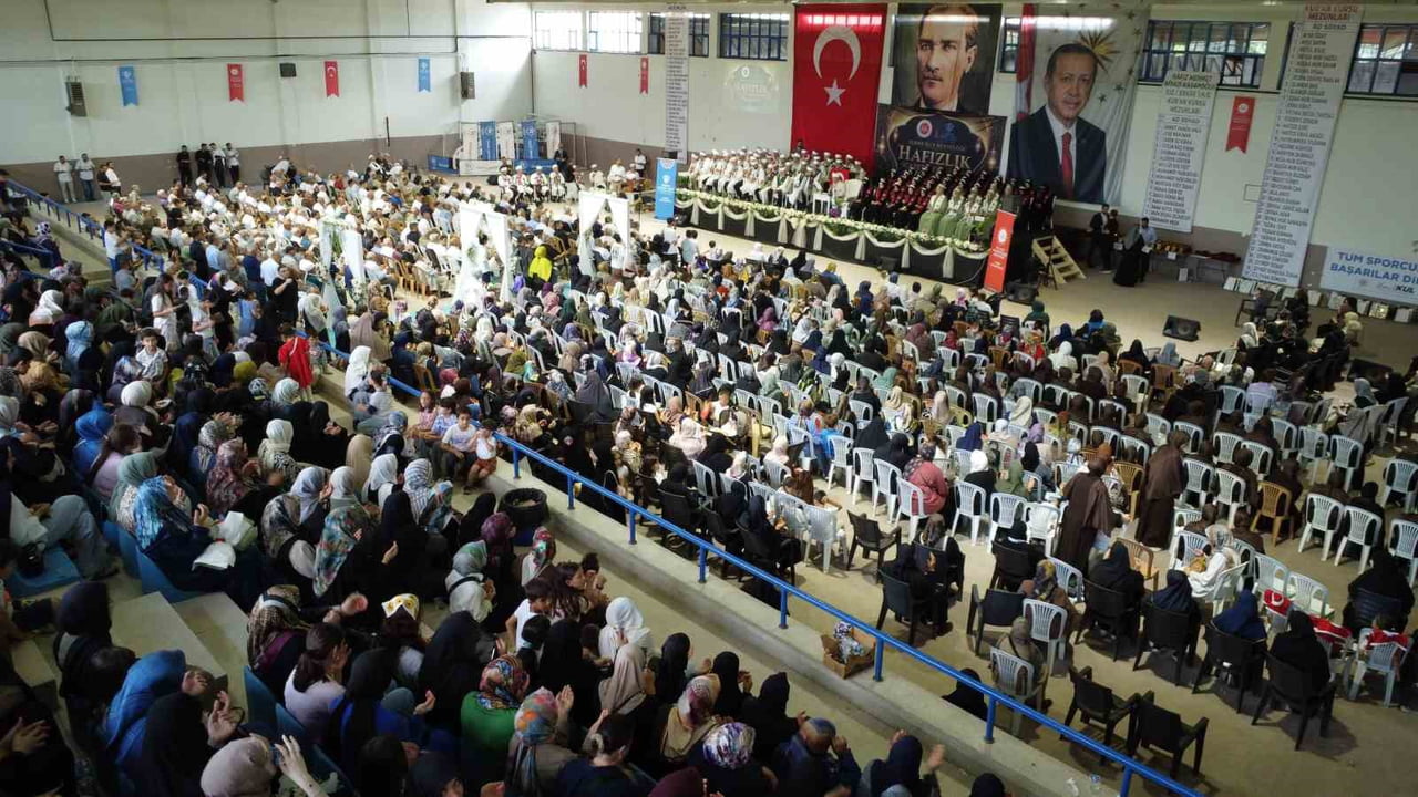 SAMSUN'UN TERME İLÇESİNDE, HAFIZLIK EĞİTİMLERİNİ BAŞARIYLA TAMAMLAYAN 44 KIZ VE 42 ERKEK OLMAK...