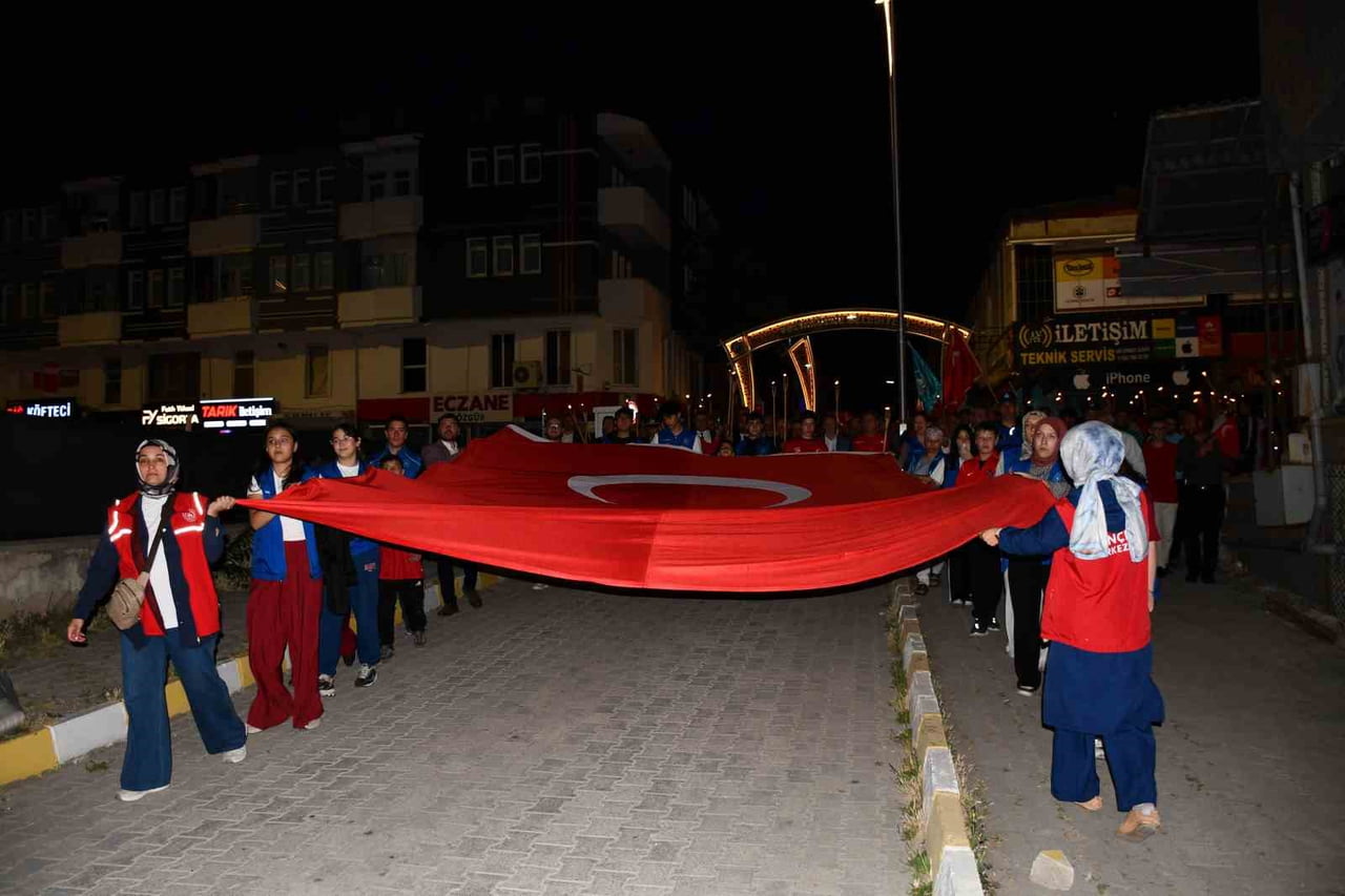 SAMSUN'UN VEZİRKÖPRÜ İLÇESİNDE 15 TEMMUZ DEMOKRASİ VE MİLLİ BİRLİK GÜNÜ DOLAYISIYLA DÜZENLENEN...