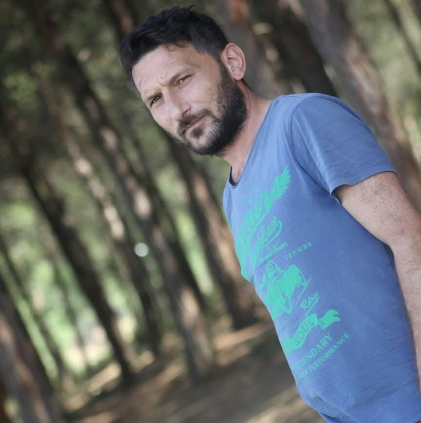 SAMSUN'UN VEZİRKÖPRÜ İLÇESİNDE HALI SAHADA FUTBOL OYNADIĞI SIRADA KALP KRİZİ GEÇİREN VEZİRKÖPRÜ...