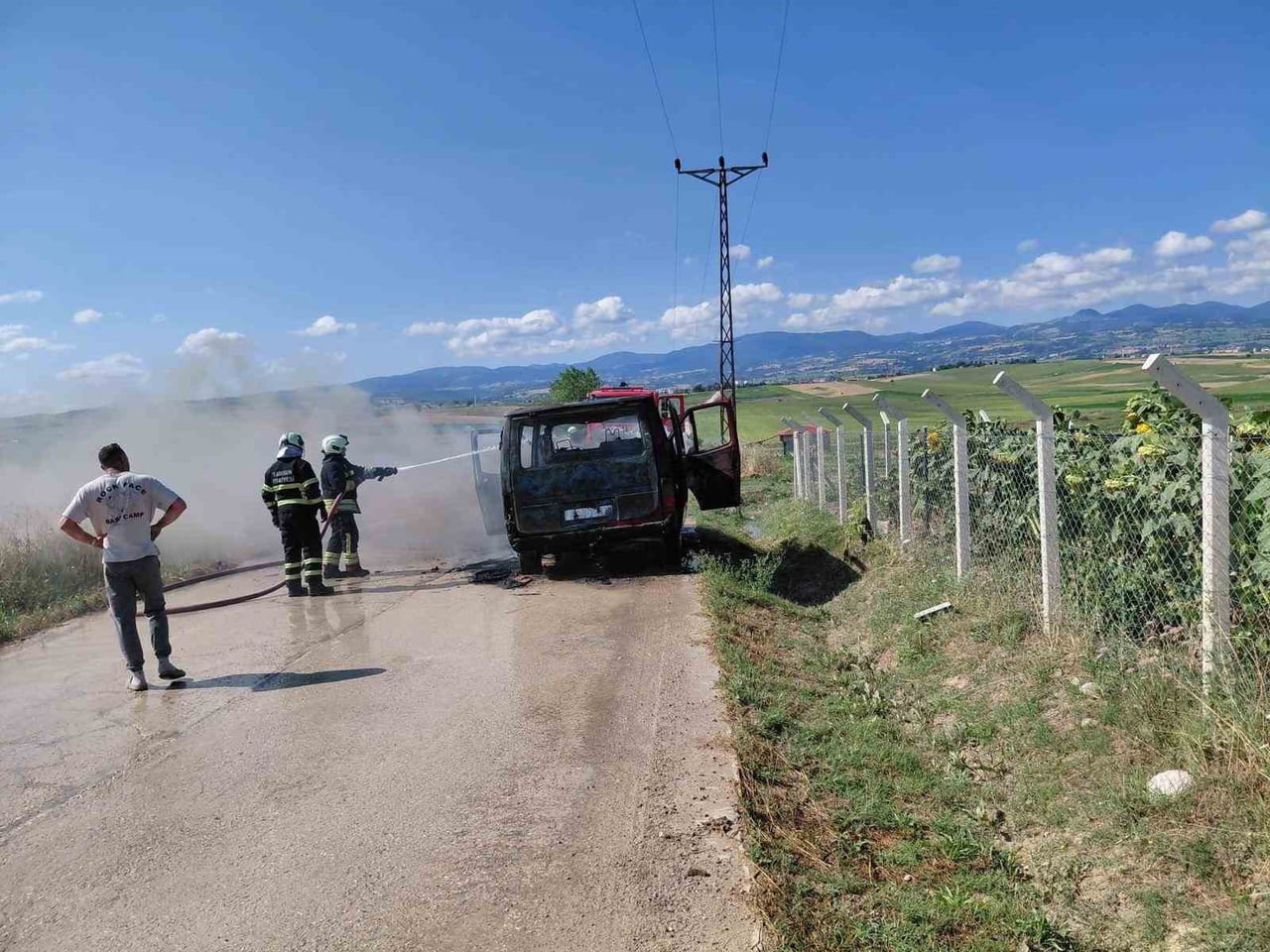 SAMSUN'UN VEZİRKÖPRÜ İLÇESİNE BAĞLI AKÖREN-SAMUR YOLU ÜZERİNDE SEYİR HALİNDEKİ BİR MERMER OCAĞINA...