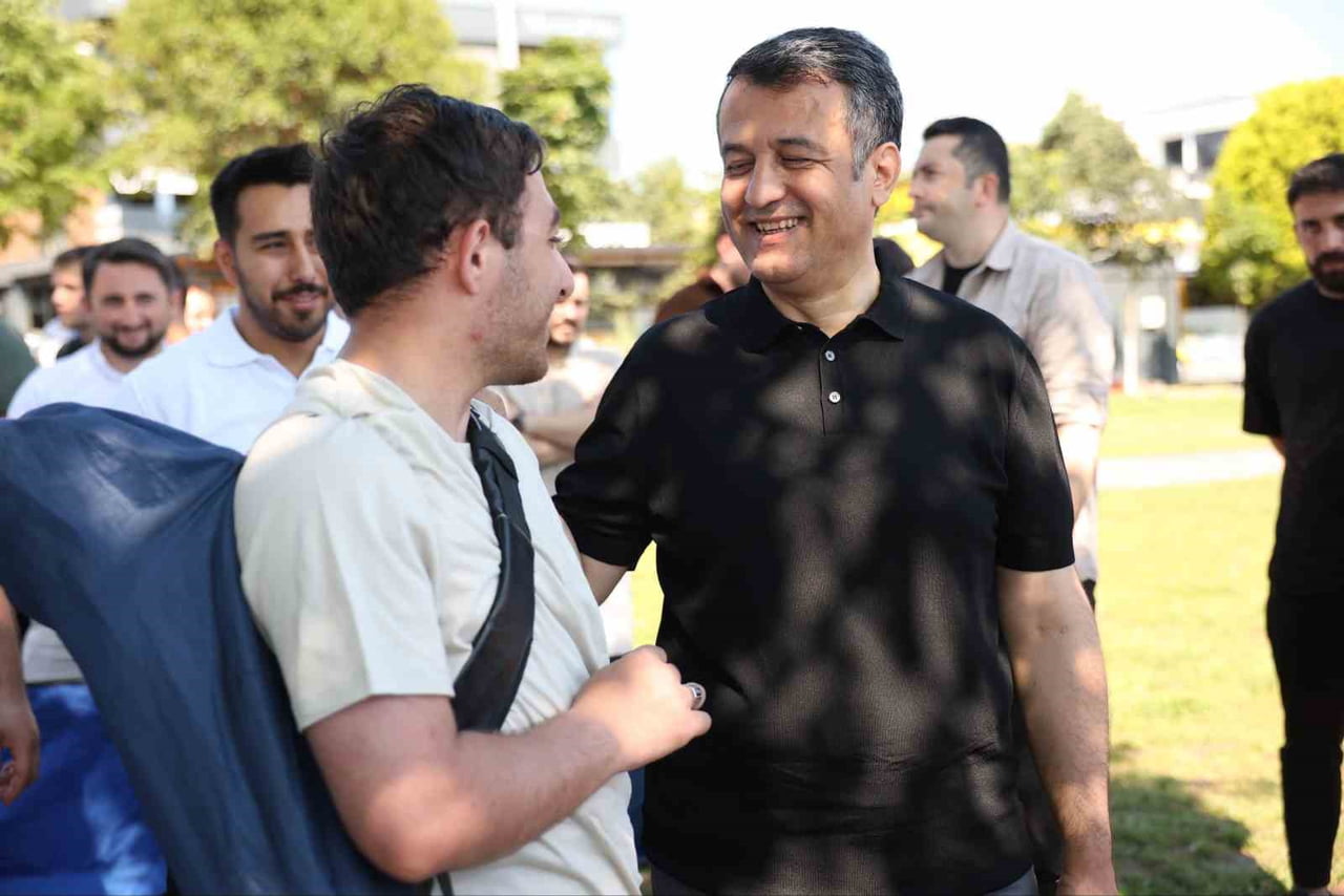 SAMSUN BÜYÜKŞEHİR BELEDİYE BAŞKANI HALİT DOĞAN, GENÇLİK MERKEZİNDE GENÇLERLE BİR ARAYA GELEREK...