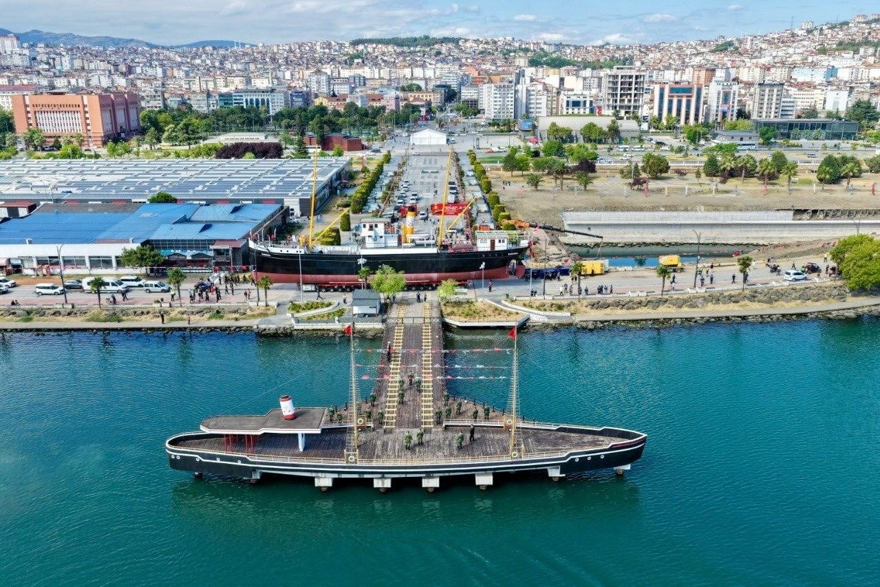 SAMSUN BÜYÜKŞEHİR BELEDİYESİ TARAFINDAN HAYATA GEÇİRİLEN İSTİKLAL MEYDANI DA ŞEHRİN TARİHTEKİ...