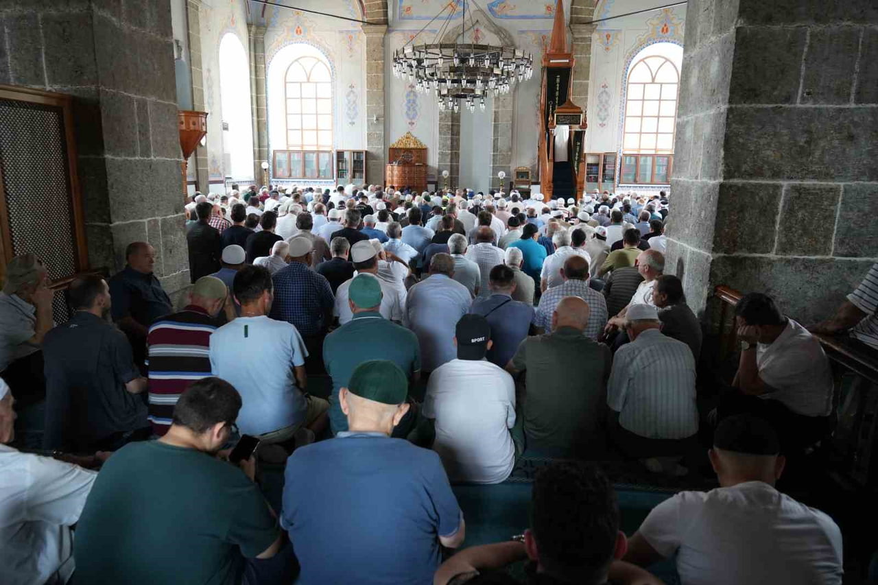 SAMSUN’DA, 15 TEMMUZ DEMOKRASİ VE MİLLİ BİRLİK GÜNÜ ETKİNLİKLERİ KAPSAMINDA BÜYÜK CAMİ’DE MEVLİD-İ...