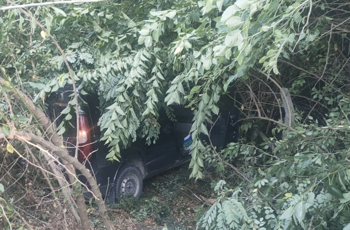 SAMSUN’DA ARACIYLA SEYİR HALİNDEYKEN DİREKSİYON BAŞINDA KALP KRİZİ GEÇİREN 68 YAŞINDAKİ KAMYONET...