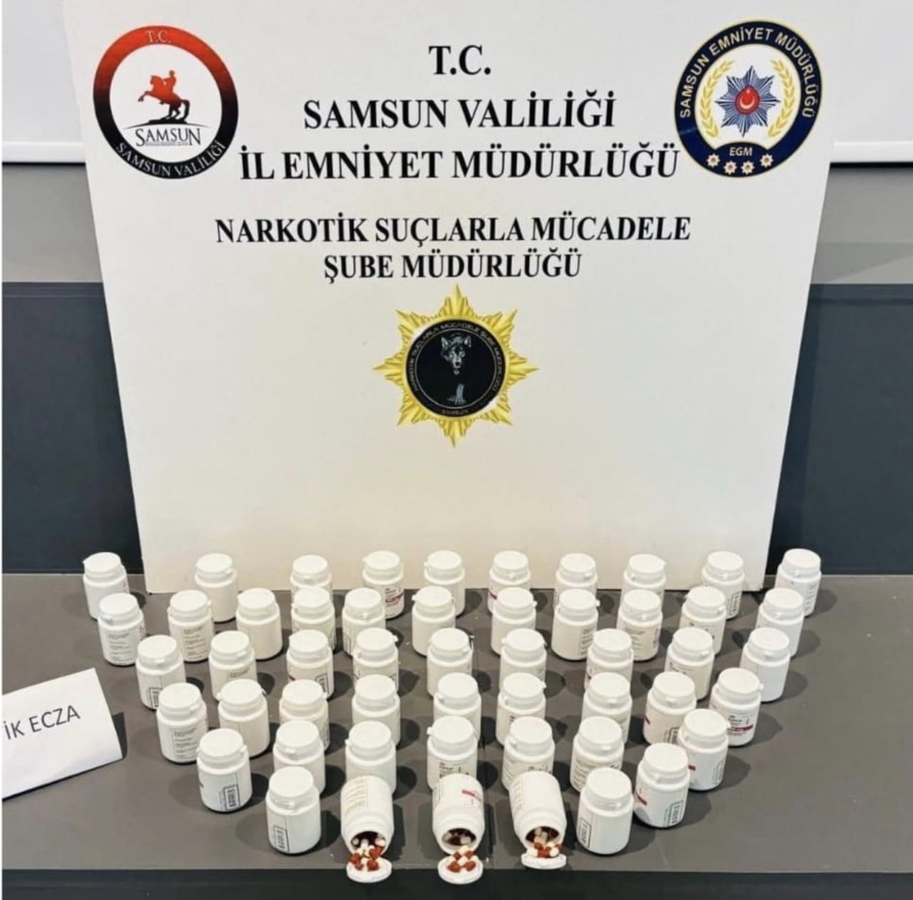 SAMSUN’DA NARKOTİK EKİPLERİNİN 4 İLÇEDE DÜZENLEDİĞİ OPERASYONLARDA UYUŞTURUCU MADDELER, KENEVİR...