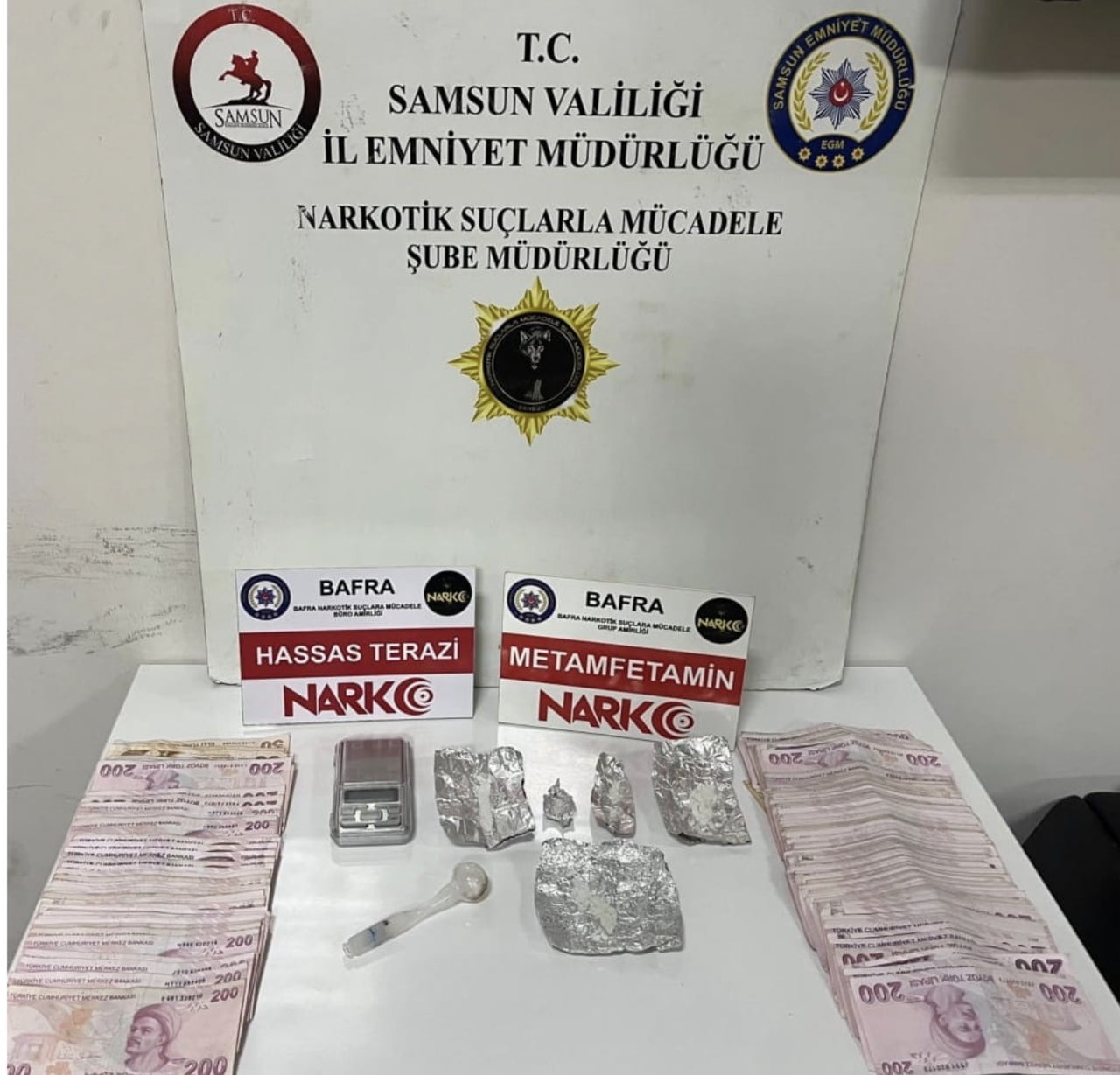 SAMSUN’DA NARKOTİK EKİPLERİNİN 4 İLÇEDE DÜZENLEDİĞİ OPERASYONLARDA UYUŞTURUCU MADDELER, KENEVİR...
