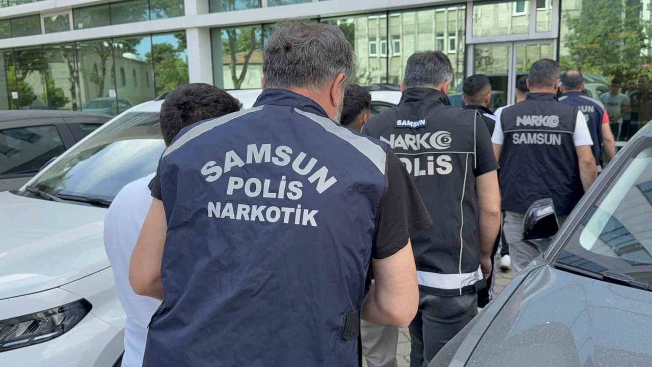 SAMSUN’DA NARKOTİK POLİSİNİN UYUŞTURUCU TİCARETİNE YÖNELİK DÜZENLEDİĞİ 2 AYRI OPERASYONDA...