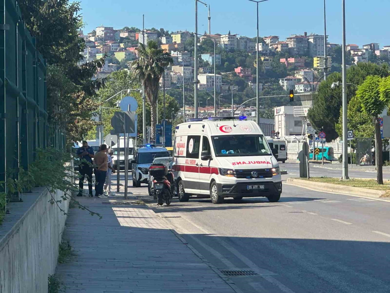 SAMSUN’DA SEYİR HALİNDEKİ MOTOSİKLET SÜRÜCÜSÜNÜN DENGESİNİ KAYBEDEREK DÜŞTÜĞÜ KAZADA 1 KİŞİ...
