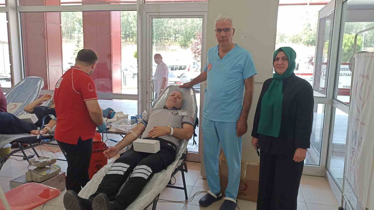 SAMSUN HAVZA DEVLET HASTANESİ'NDE DÜZENLENEN KAN BAĞIŞI KAMPANYASINDA 30 ÜNİTE KAN TOPLANDI.