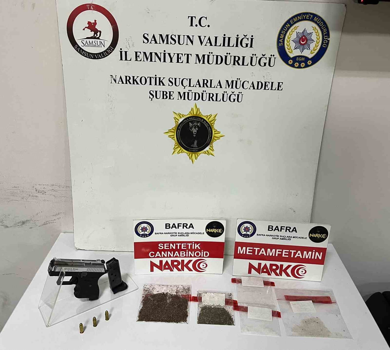 SAMSUN İL EMNİYET MÜDÜRLÜĞÜ BAFRA NARKOTİK SUÇLARLA MÜCADELE GRUP AMİRLİĞİ EKİPLERİNCE BAFRA'NIN...