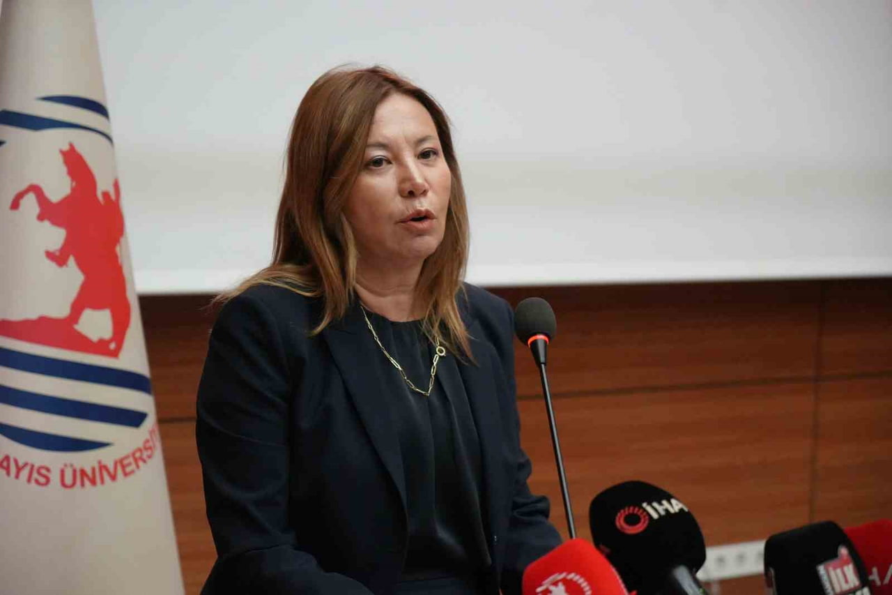 SAMSUN ONDOKUZ MAYIS ÜNİVERSİTESİ REKTÖRÜ PROF. DR. FATMA AYDIN, "15 TEMMUZ 2016 GECESİ VÜCUT...