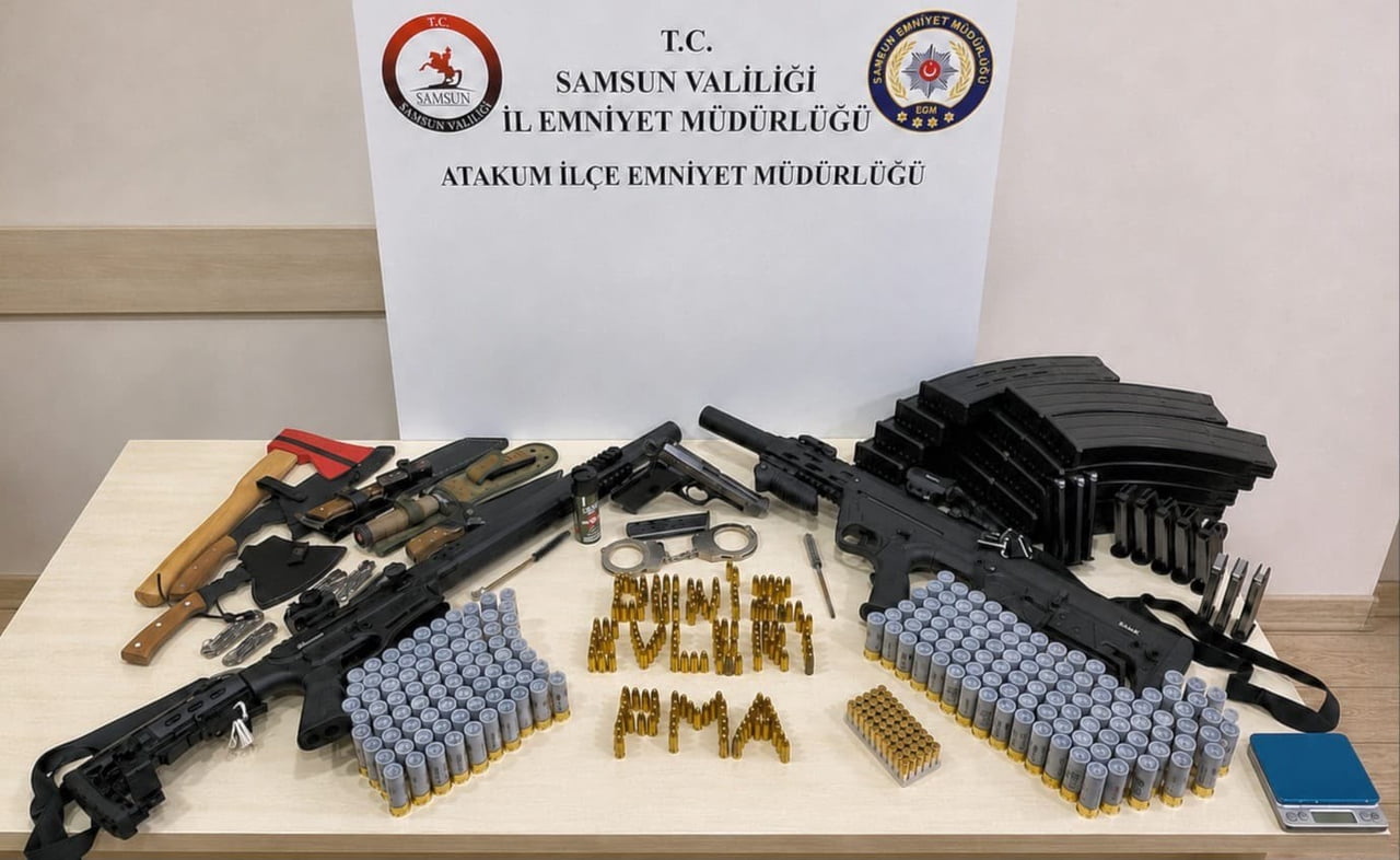 SAMSUN’UN ATAKUM İLÇESİNDE POLİS EKİPLERİNİN GERÇEKLEŞTİRDİĞİ OPERASYONDA 1 RUHSATSIZ TABANCA, 2...
