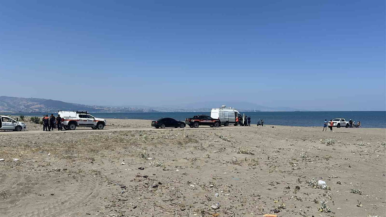 SAMSUN’UN ÇARŞAMBA İLÇESİNDE 6 KİŞİNİN BULUNDUĞU TEKNENİN ALABORA OLMASI SONUCU KAYBOLAN EKREM...