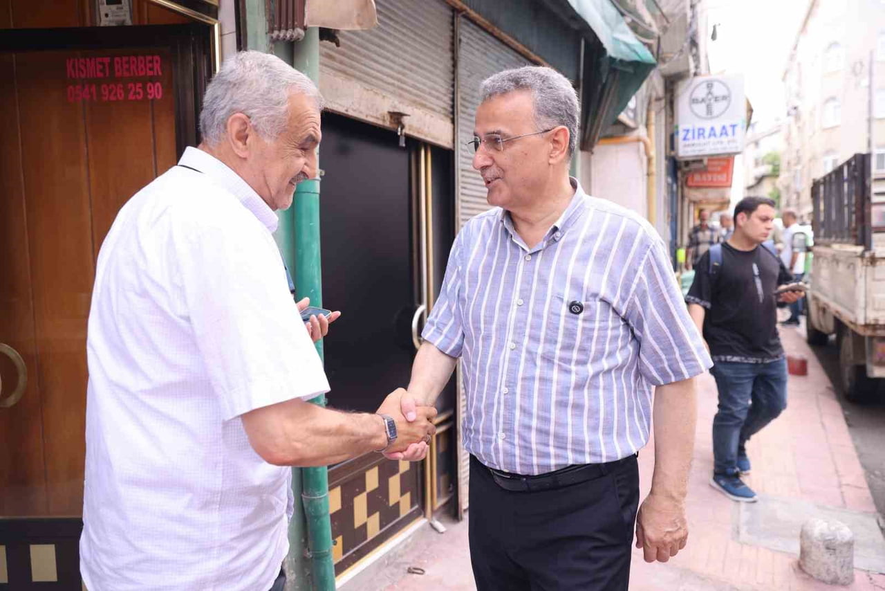 SAMSUN’UN İLKADIM BELEDİYE BAŞKANI İHSAN KURNAZ (SAĞDA)