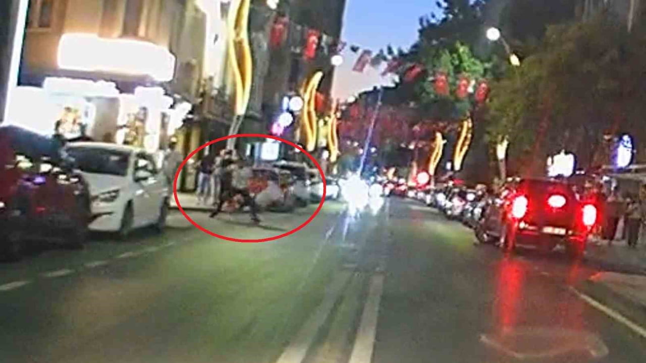 SAMSUN’UN İLKADIM İLÇESİNDE CADDE ÜZERİNDE TAŞKINLIK YAPTIĞI ÖNE SÜRÜLEN ALKOLLÜ ŞAHIS, BİR...