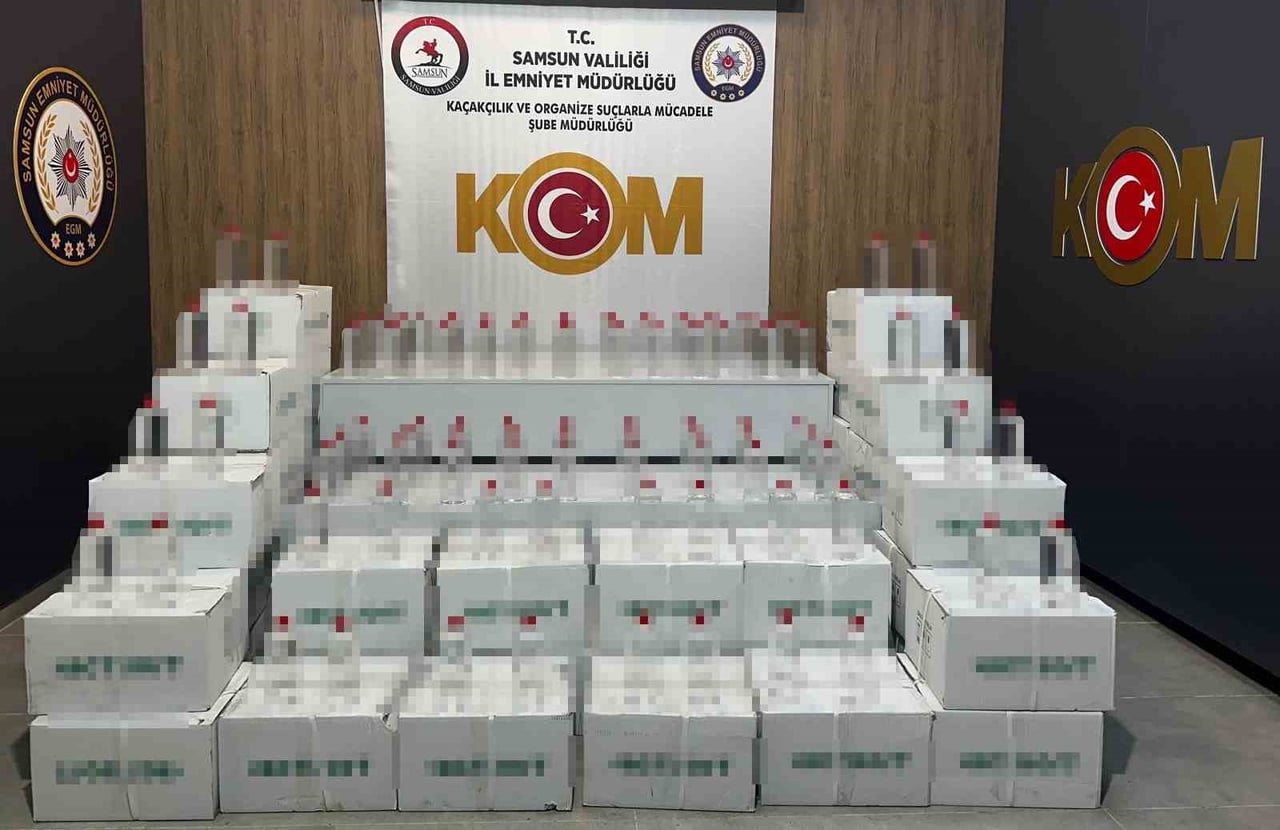 SAMSUN’UN İLKADIM İLÇESİNDE POLİS EKİPLERİNCE DÜZENLENEN KAÇAKÇILIK OPERASYONUNDA 900 LİTRE KAÇAK...