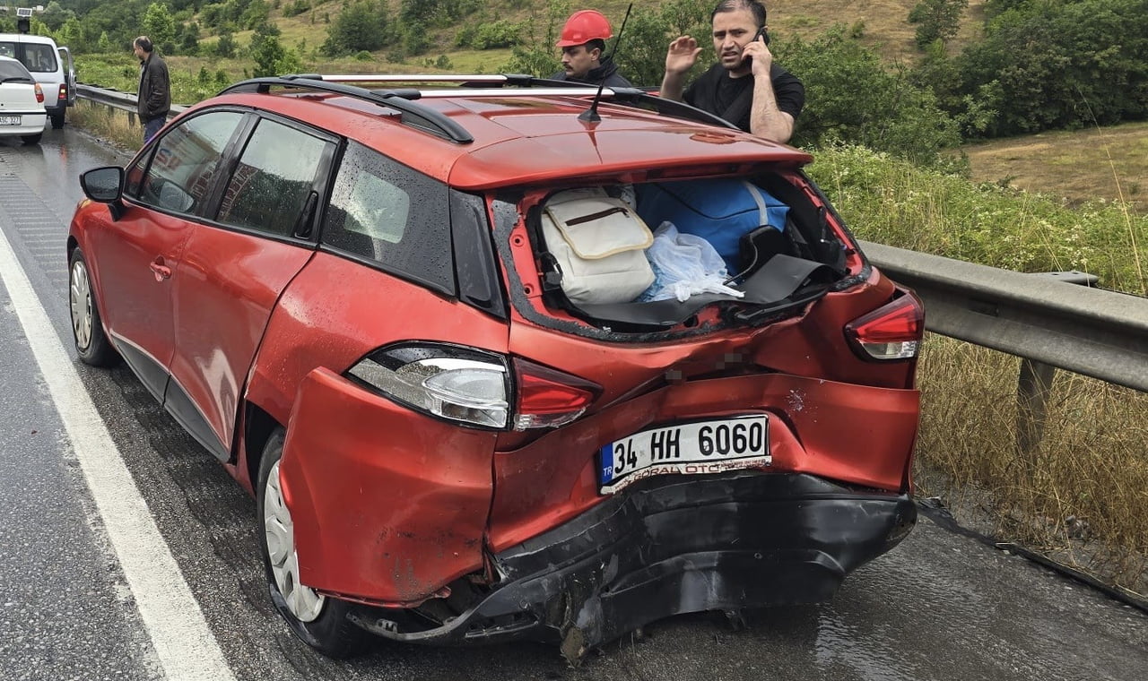 SAMSUN’UN KAVAK İLÇESİNDE İKİ ARACIN KARIŞTIĞI TRAFİK KAZASINDA 4 KİŞİ YARALANDI.