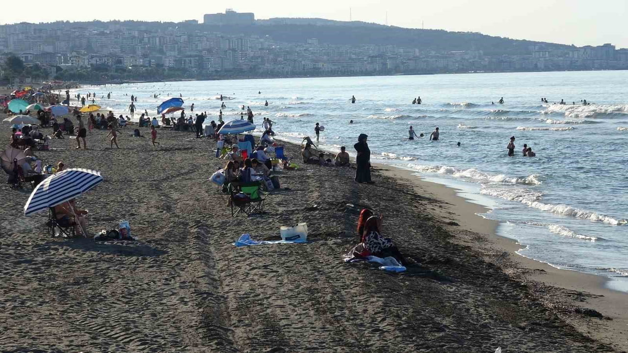 SAMSUN VALİLİĞİ, YAZ SEZONUNUN BAŞLAMASIYLA BİRLİKTE ARTAN BOĞULMA VAKALARINA KARŞI VATANDAŞLARI...
