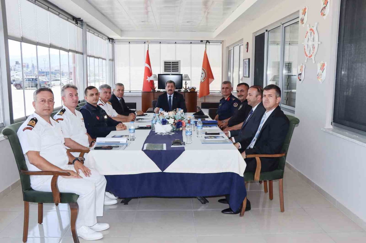 SAMSUN VALİSİ ORHAN TAVLI BAŞKANLIĞINDA GERÇEKLEŞTİRİLEN İL GÜVENLİK VE ASAYİŞ KOORDİNASYON...