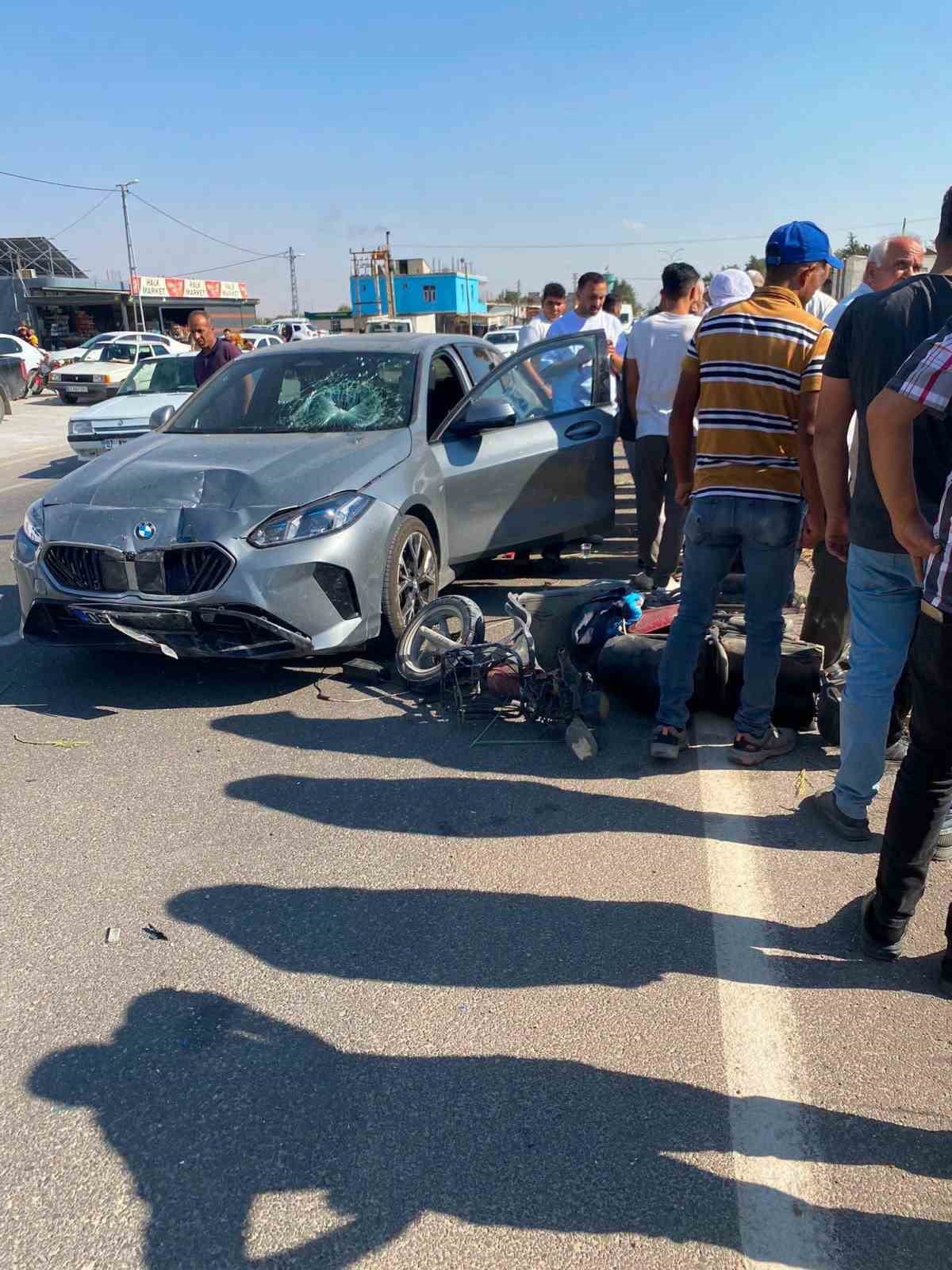 ŞANLIURFA'DA OTOMOBİLLE MOTOSİKLET ÇARPIŞTI: 2 YARALI