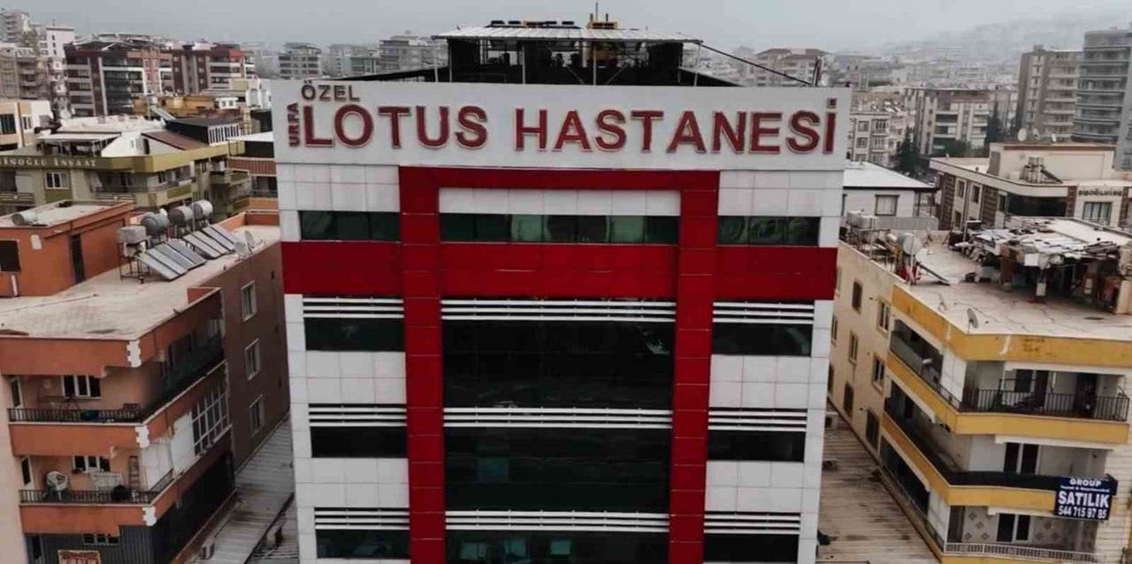 ŞANLIURFA'DA ÖZEL LOTUS HASTANESİ'NDE SEZARYENLE DOĞUM YAPTIKTAN SONRA FENALAŞAN BİR KADIN...