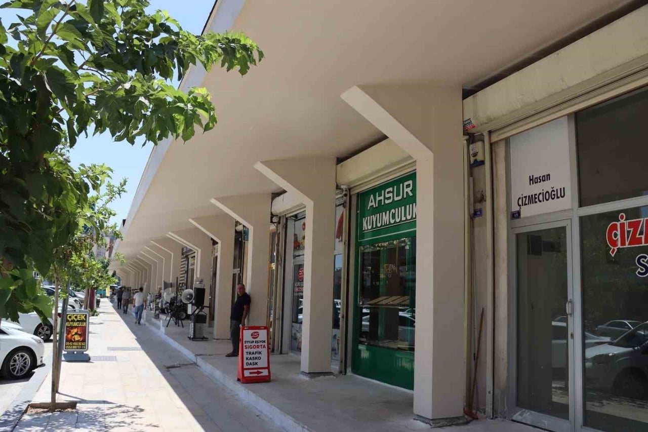 ŞANLIURFA BÜYÜKŞEHİR BELEDİYESİ, KENT ESTETİĞİNİ GÜÇLENDİRMEK VE VATANDAŞLARIN YAŞAM KONFORUNU...