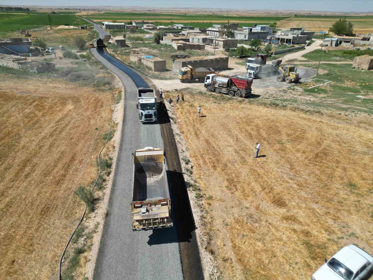 ŞANLIURFA BÜYÜKŞEHİR BELEDİYESİ, SURUÇ'TA SINIR HATTINDAKİ 7 MAHALLEYİ KAPSAYAN 8 KİLOMETRELİK...