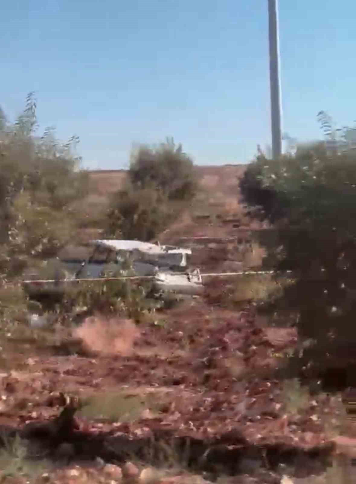 ŞANLIURFA’NIN HİLVAN İLÇESİNDE KONTROLDEN ÇIKAN OTOMOBİL TARLAYA UÇTU. KAZADA 1 KİŞİ HAYATINI...