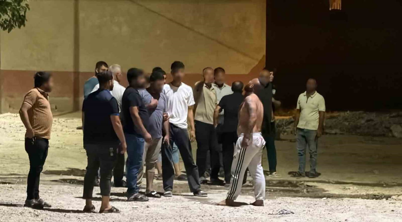 ŞANLIURFA’NIN SURUÇ İLÇESİNDE YABANCI UYRUKLU İKİ GRUP ARASINDA YAŞANAN BIÇAKLI KAVGADA 3 KİŞİ...