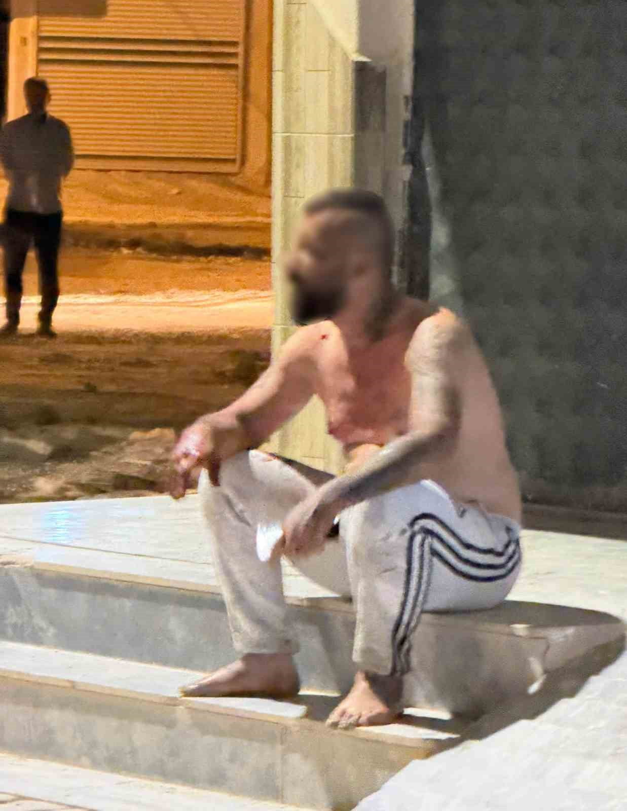 ŞANLIURFA’NIN SURUÇ İLÇESİNDE YABANCI UYRUKLU İKİ GRUP ARASINDA YAŞANAN BIÇAKLI KAVGADA 3 KİŞİ...