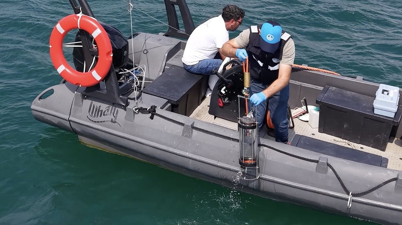 SAPANCA GÖLÜ'NDE DALGIÇLARIN KEŞFETTİĞİ VE SOSYAL MEDYADA MERAK UYANDIRAN PAMUKSU OLUŞUMUN YAPILAN...