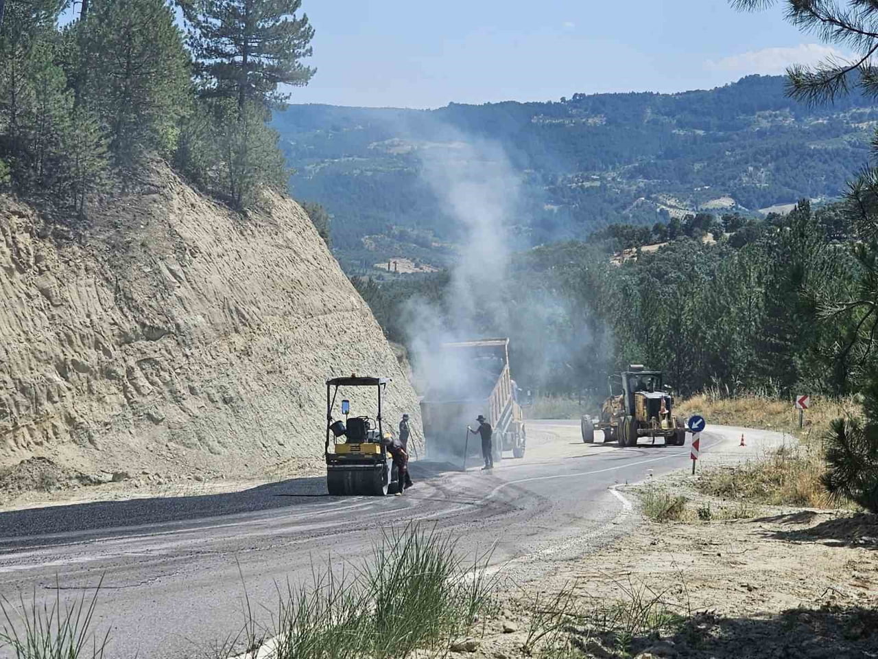 ŞAPHANE KAYMAKAMI BOZTAŞ ASFALT ÇALIŞMALARINI İNCELEDİ